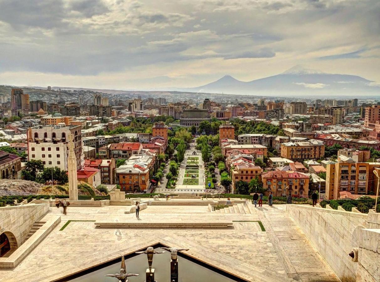 Hotel Meg Yerevan Exterior photo